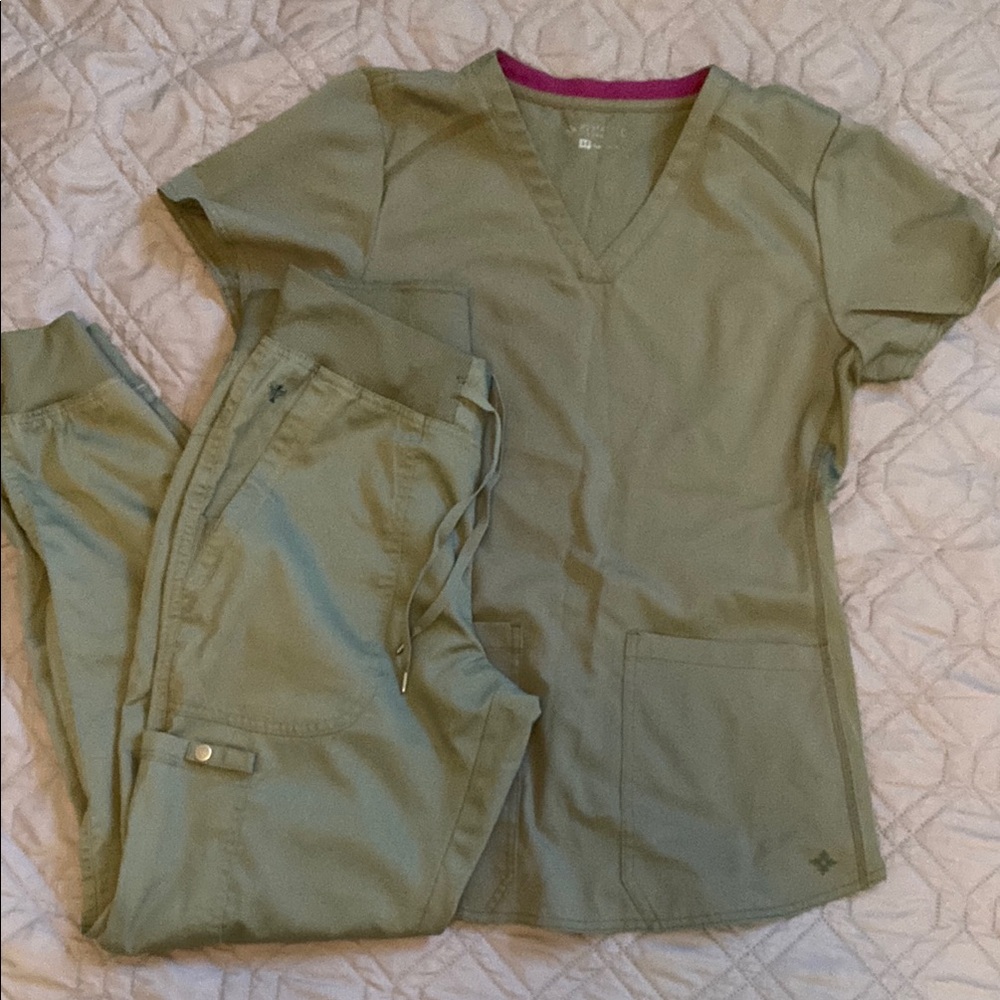 MedCouture Olive Green Women's Scrub Set